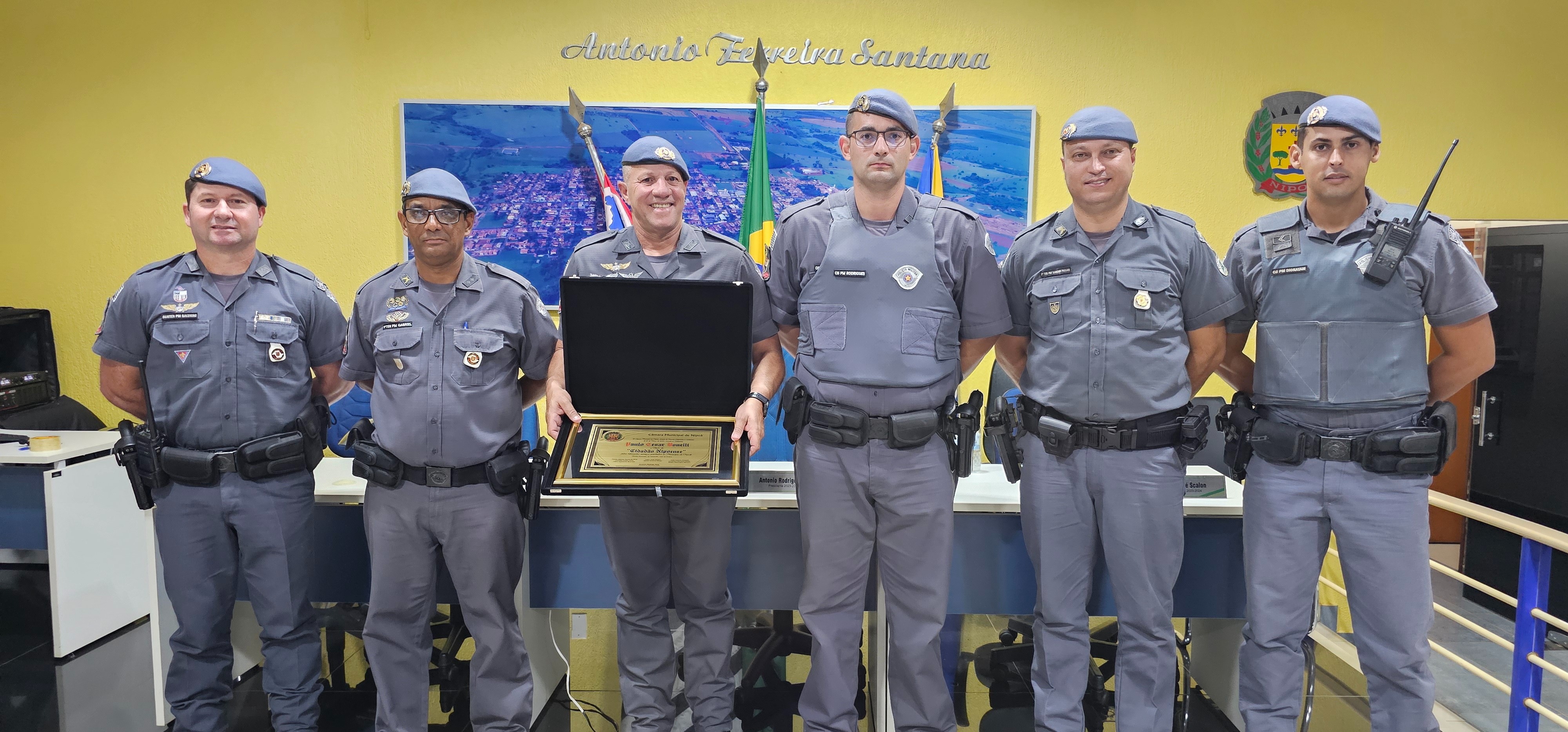 Câmara Municipal concede título de cidadania ao comandante do 6º Grupamento da Policia Militar de Nipoã